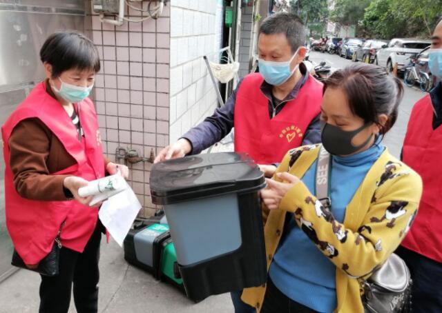 發放海角HJ37DB8分類設備，同創美麗和諧社區建設